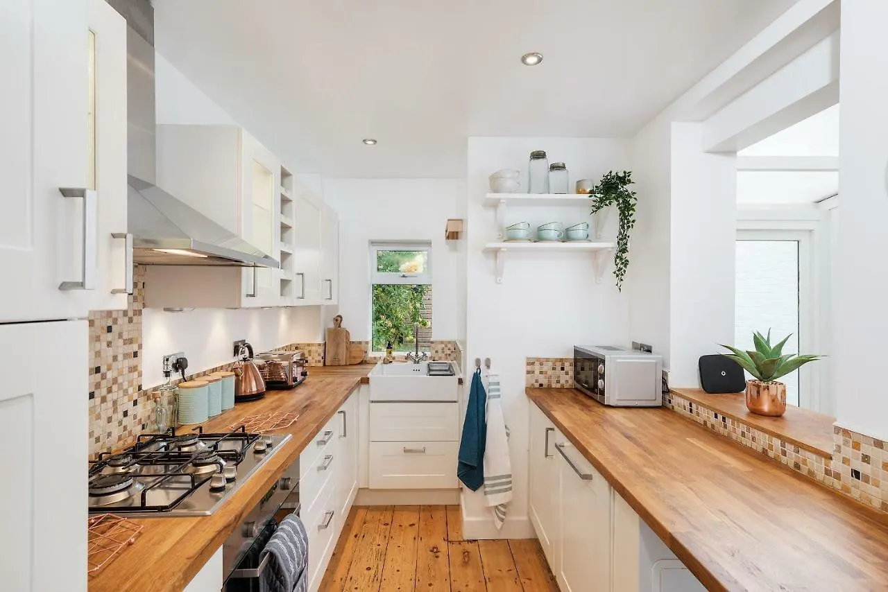 Nomi Homes - Exeter - Bookdirect - Central - Beach - Wifi