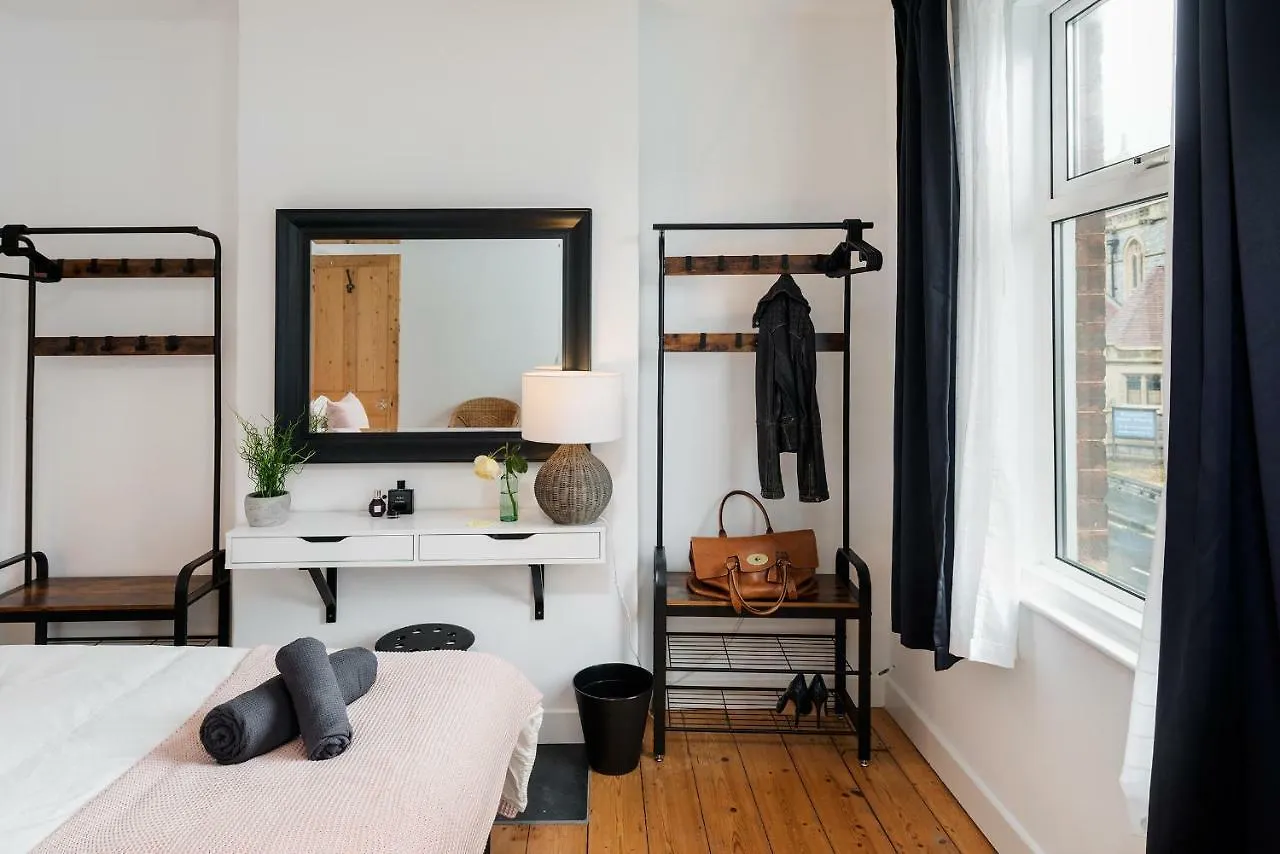 Nomi Homes - Exeter - Bookdirect - Central - Beach - Wifi