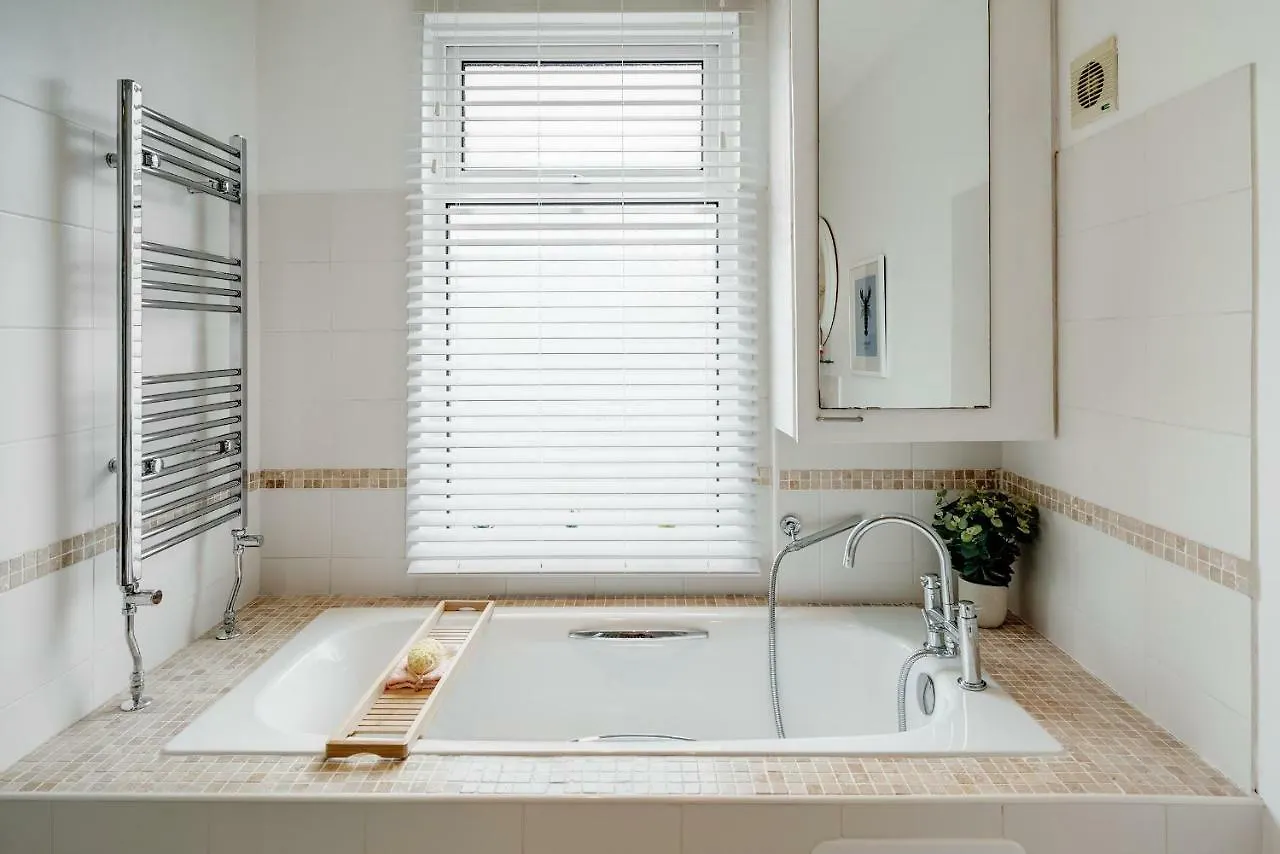 Nomi Homes - Exeter - Bookdirect - Central - Beach - Wifi Holiday home