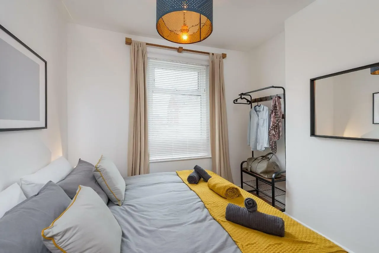 Holiday home Nomi Homes - Exeter - Bookdirect - Central - Beach - Wifi