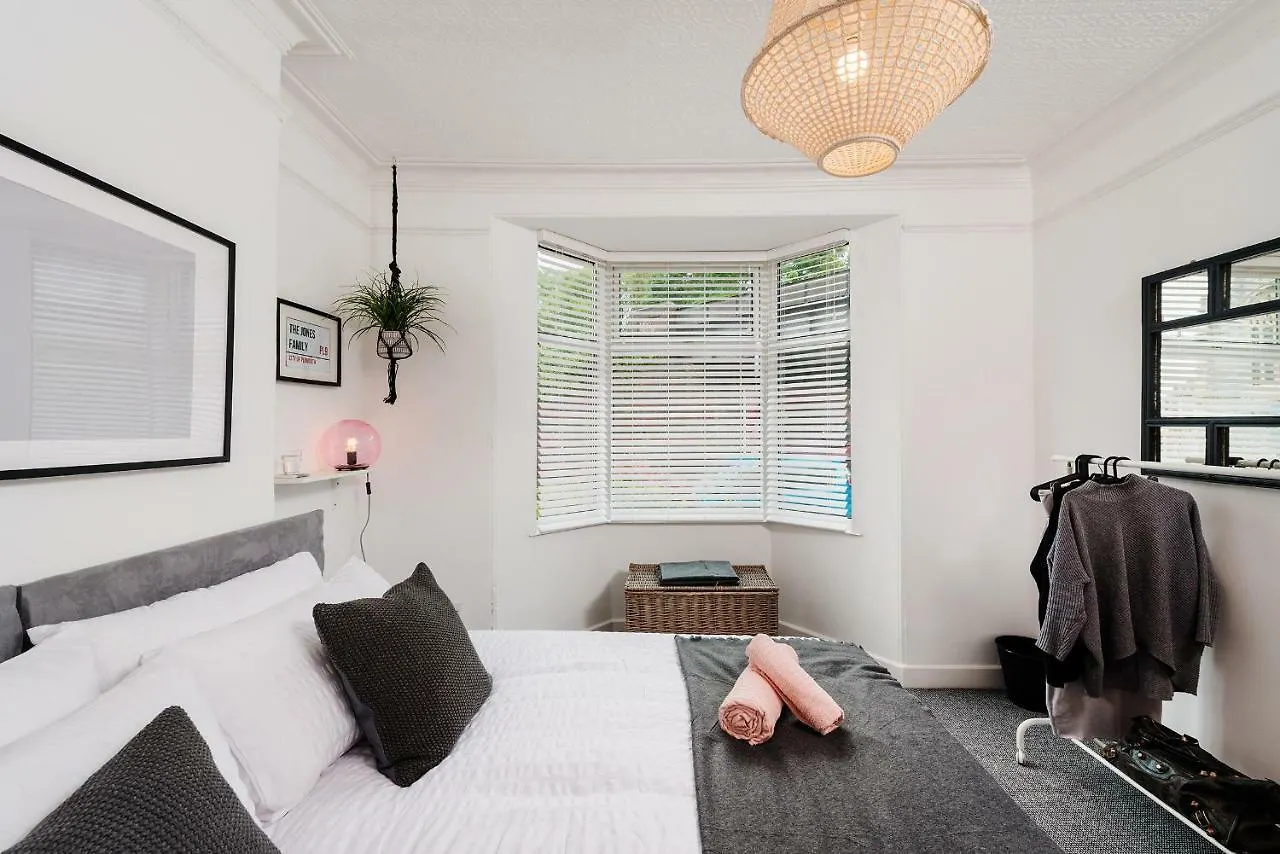 Holiday home Nomi Homes - Exeter - Bookdirect - Central - Beach - Wifi