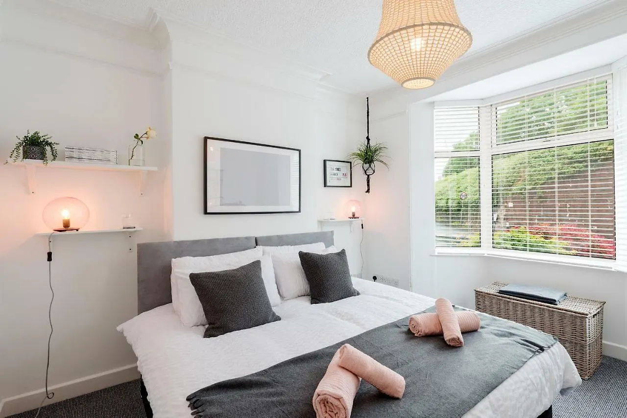 Nomi Homes - Exeter - Bookdirect - Central - Beach - Wifi Holiday home