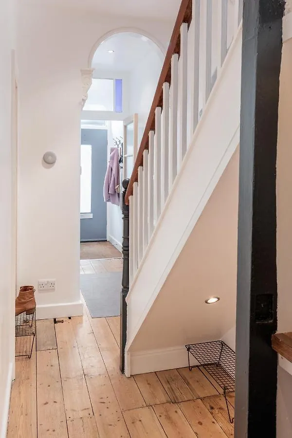 Nomi Homes - Exeter - Bookdirect - Central - Beach - Wifi